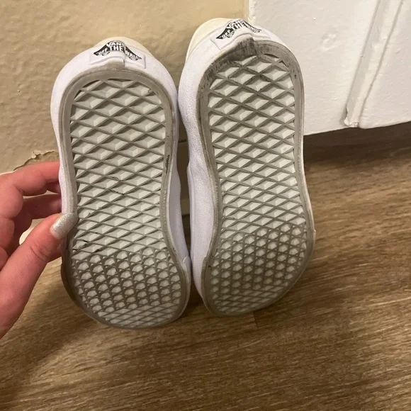 Vans Classic White Slip-On Shoes - Picture 5 of 6